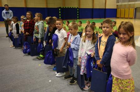 PRVOŠOLČKI RAKEK 13 FOTO LJUBO VUKELIČ